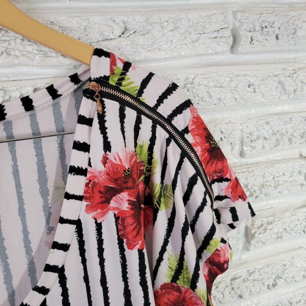 Bae City 3X Plus Red Stripe Floral T-Shirt Zip Shoulder V-Neck Jersey FLO296E - Picture 5 of 9